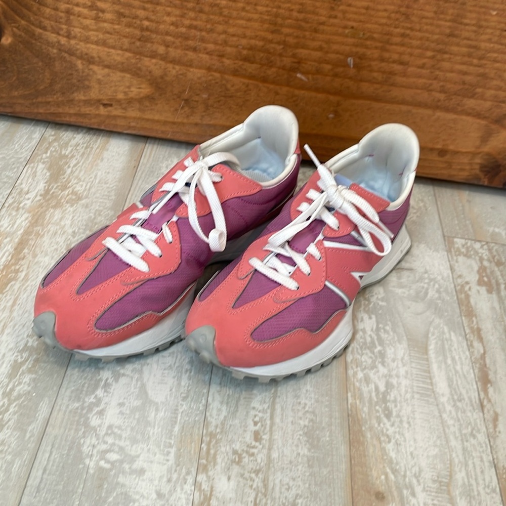 New Balance 327 women’s cross training sneakers